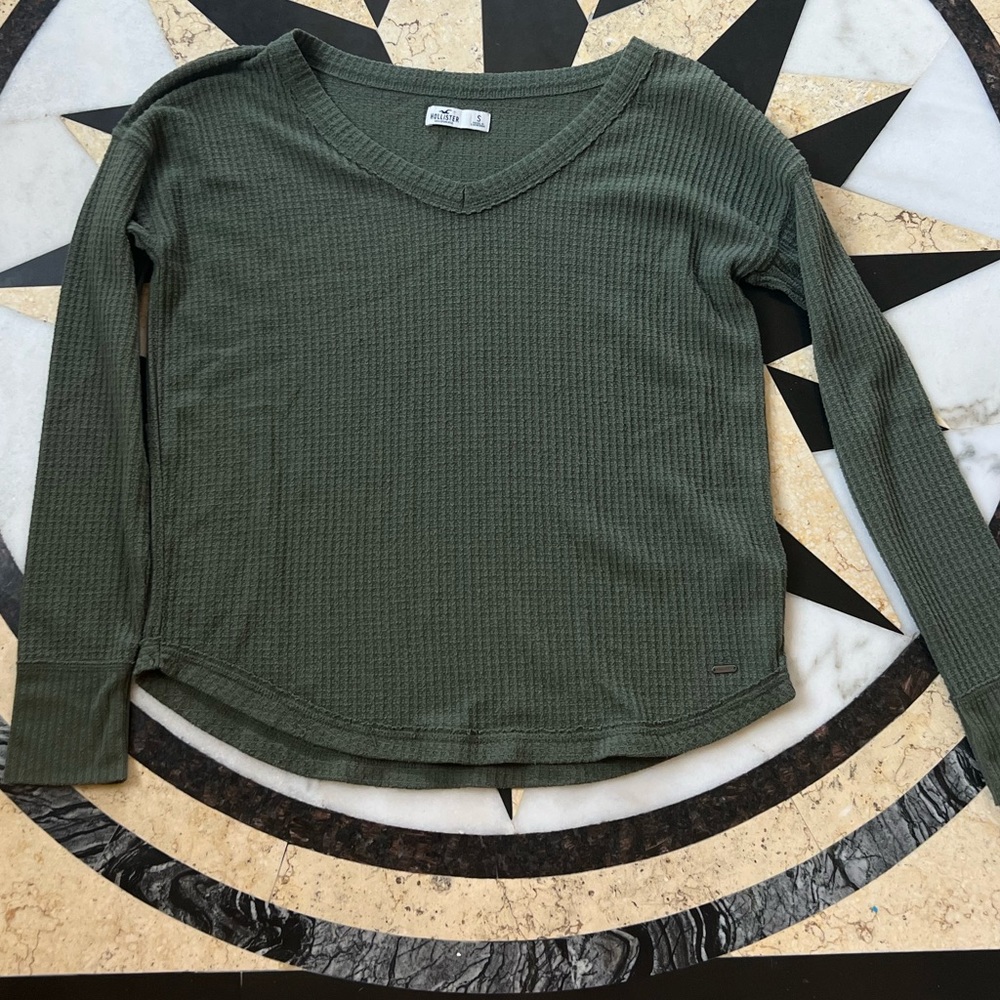 American Eagle Lightweight sweater